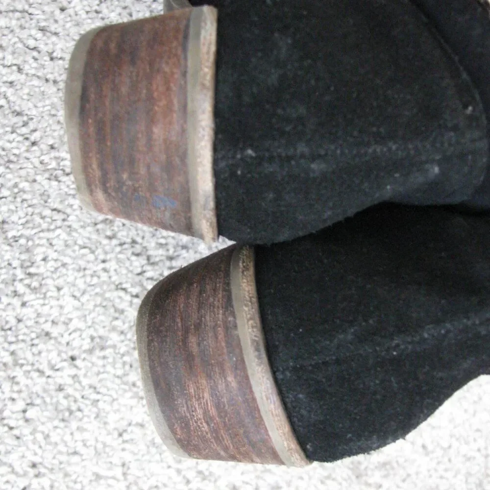 Steve Madden suede boots